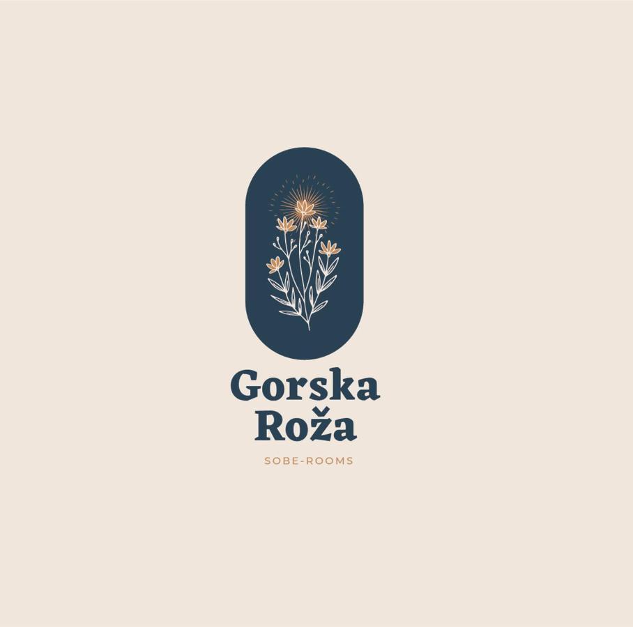 Gorska Roza Acomodação com café da manhã Log pod Mangartom Exterior foto